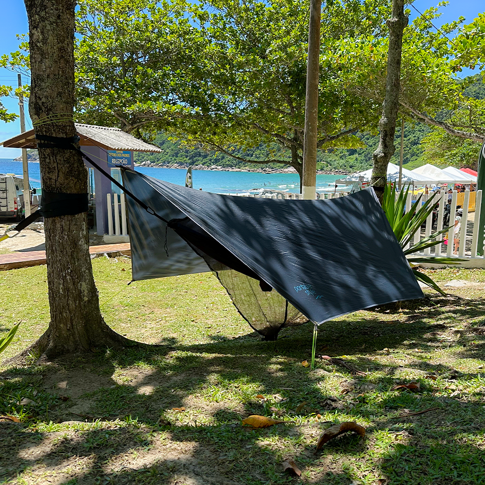 Acampamento de rede e minimalismo: a combinação perfeita para desfrutar da natureza